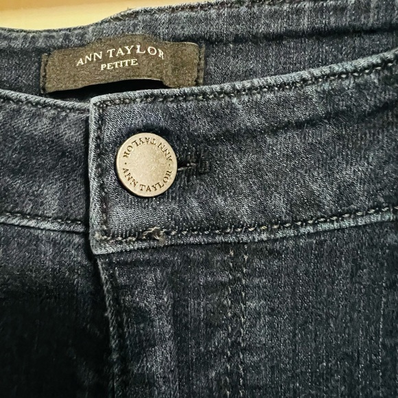 ✨Ann Taylor 5 pockets Bootcut Jeans/Denim - Picture 4 of 5